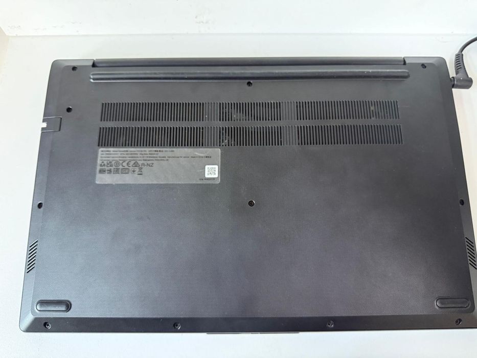 laptop Lenovo IdeaPad V15 -P-