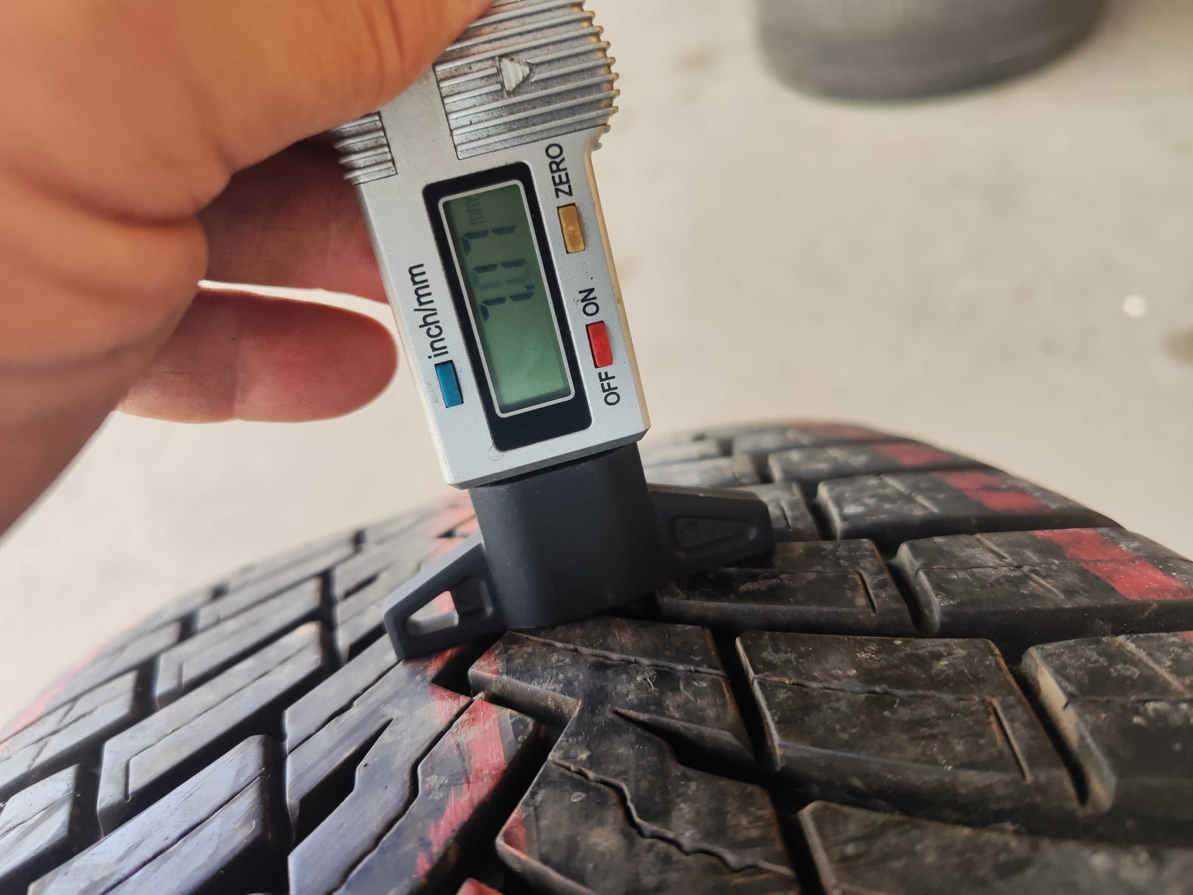 2бр.всесезонни гуми 235/45/20 Pirelli