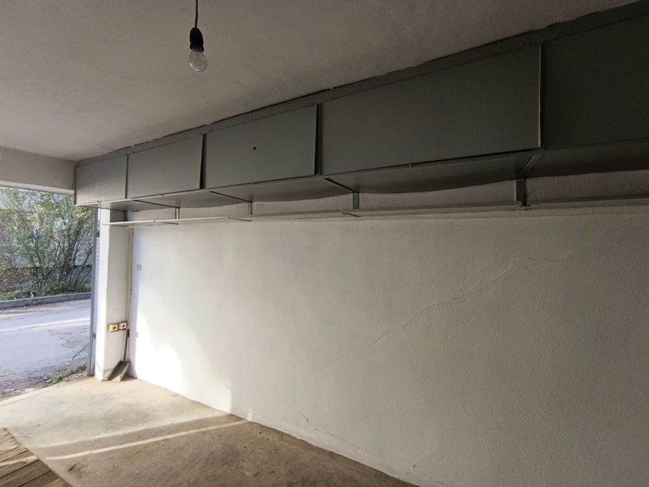 монилитен гараж под наем