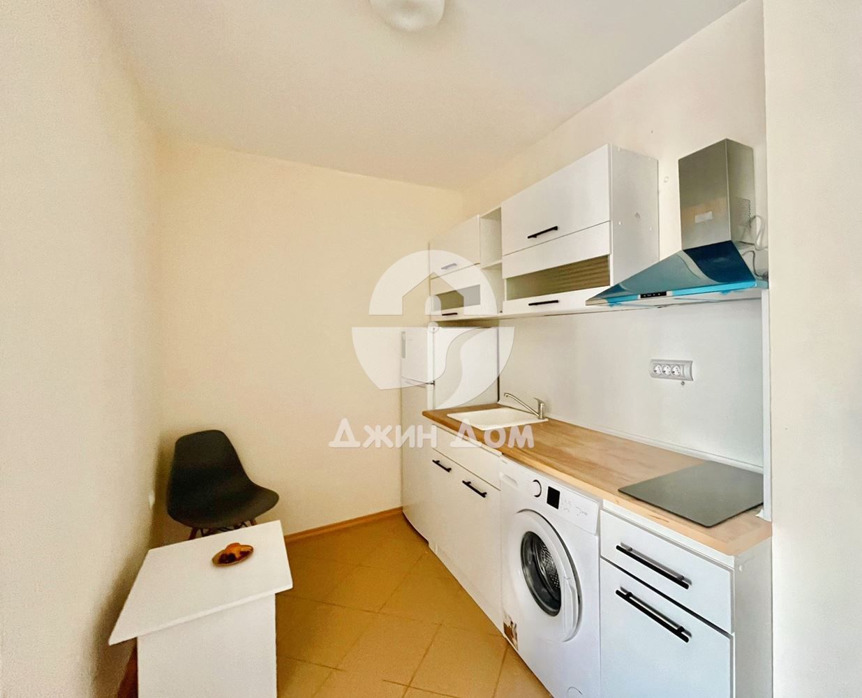 Продава се Двустаен апартамент в к.к. Слънчев бряг - 52 кв.м за 1133 €/кв.м - Снимка #2