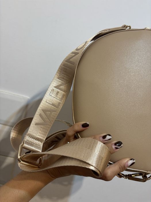 Valentino чанта - бежова