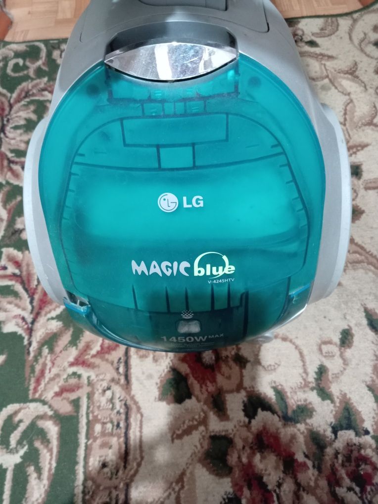 Продаётся пылесос LG сасет сильно ковры поднимает 350000 су