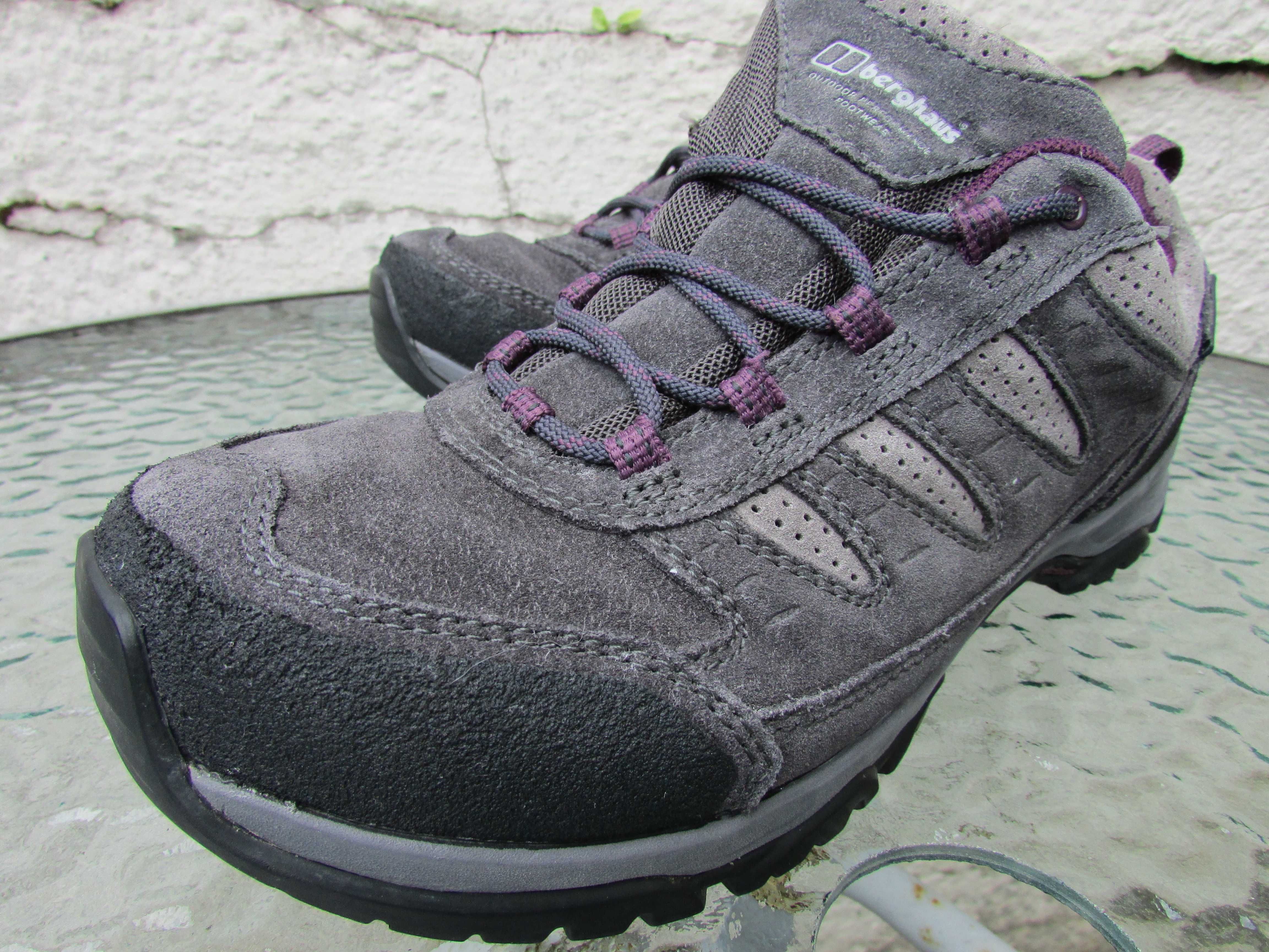 Дамски туристически обувки Berghaus Expeditor Active AQ