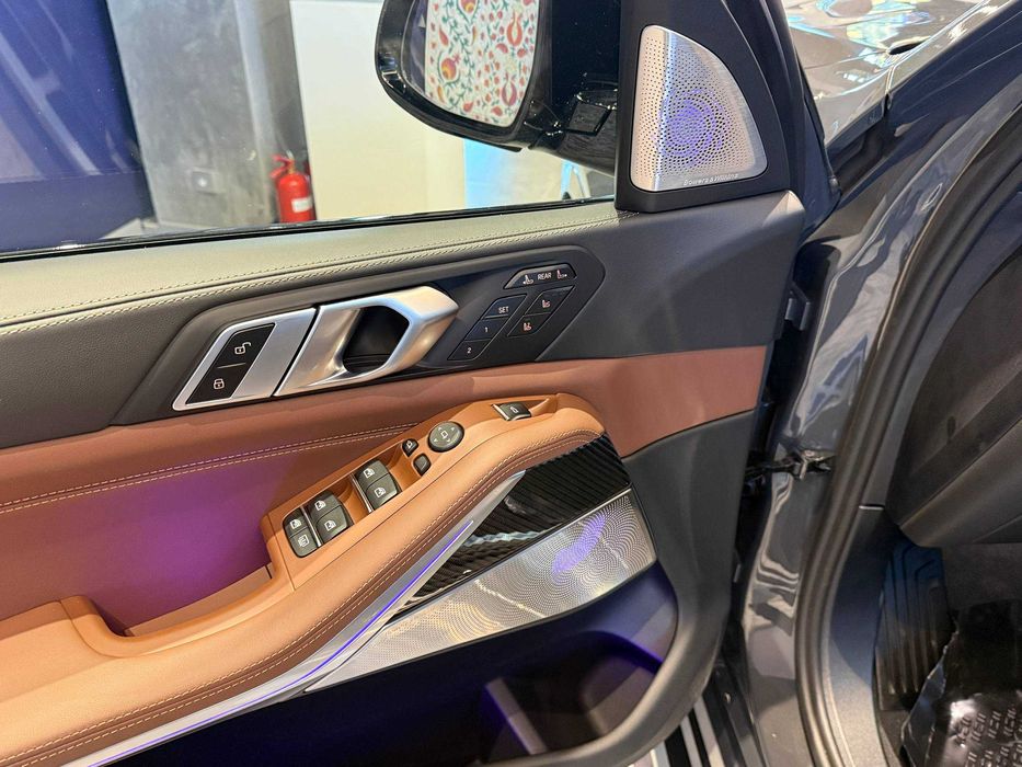 BMW X7 xDrive40i (G07) с гарантий в наличии