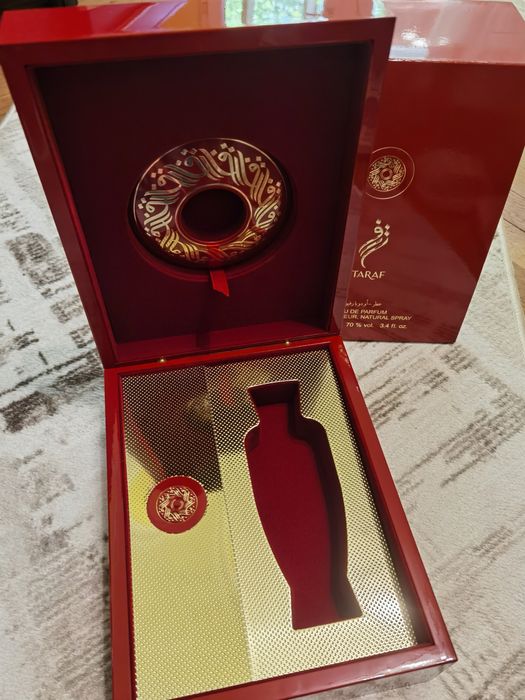 Кутия/калъф за очила, часовник Polaroid,Guess,Taraf, Ibtehal Arabian