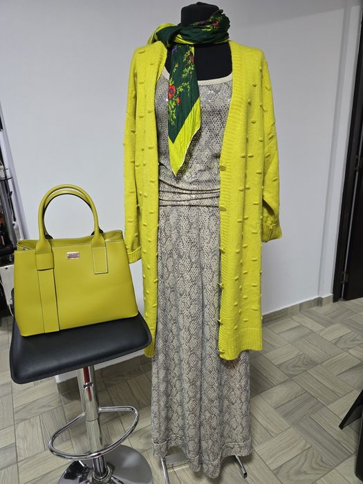 Pantaloni cu paiete strălucitoare pentru evenimente speciale;