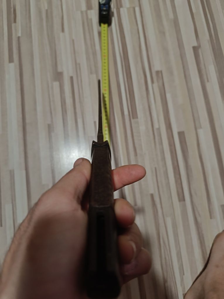 Продавам стар Щик