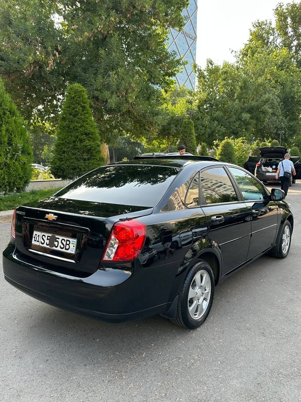 Gentra Jentra yli 2023 qora full 3-pozitsa xolati ideal kiraskasi toza
