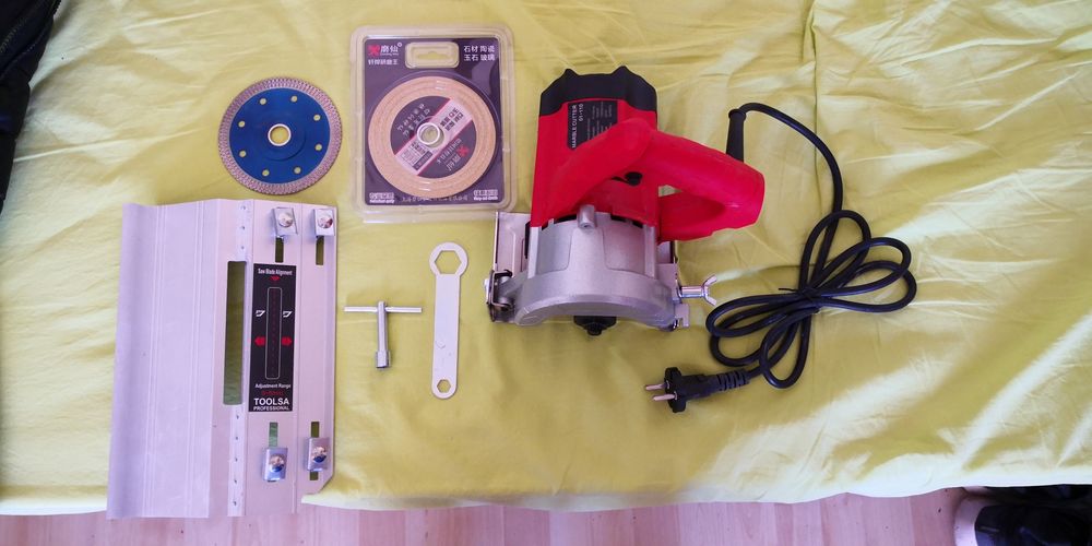 Ръчен циркуляр CM4300