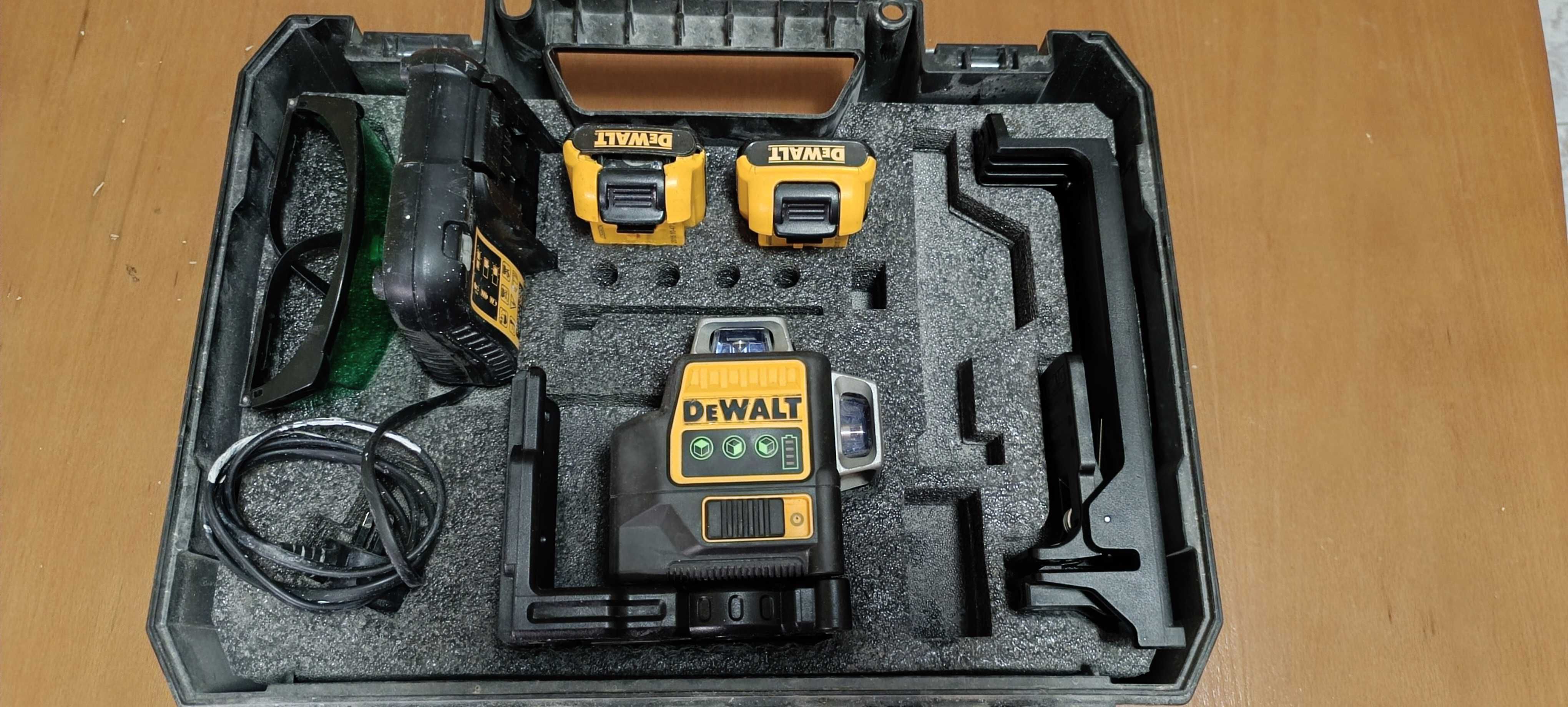 Лазерен Нивелир Dewalt DCE089G