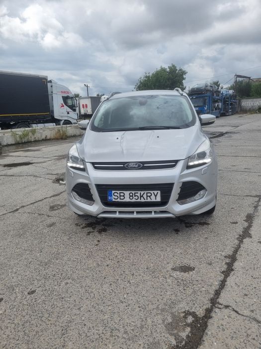 Vând Ford Kuga St Line
