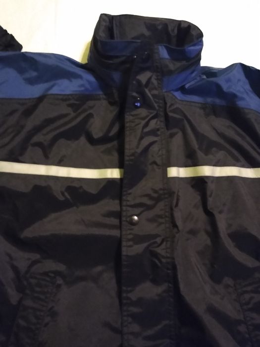 Детско яке пази от дъжд и вятър