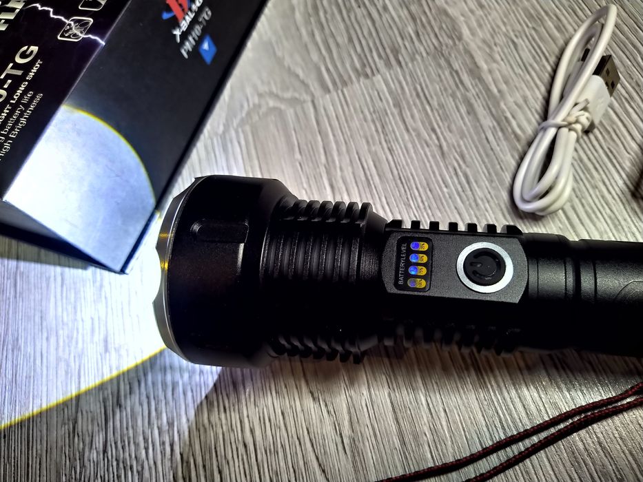 Lanterna cu LED LASER ALB PM20 ULS SI ZOOM, cu Rază Lungă 1300 METRI!