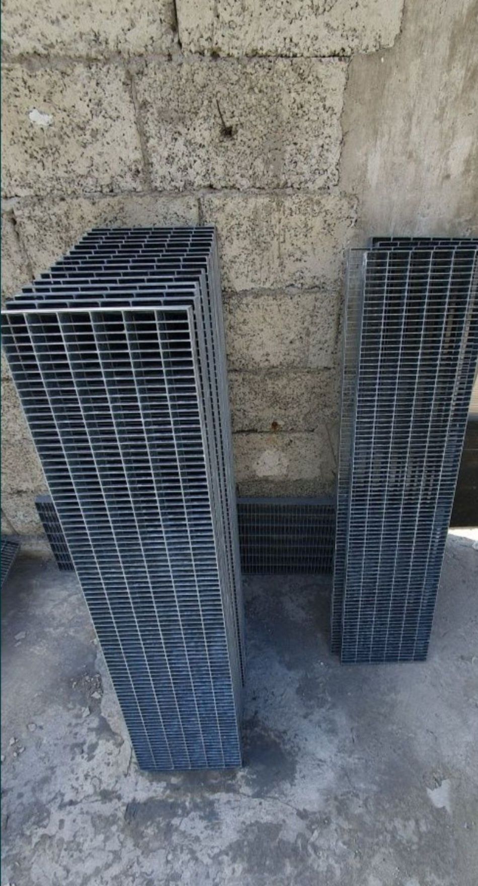 Trepte zincate metalice