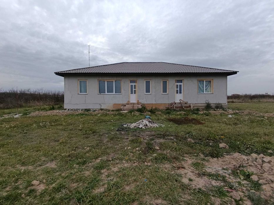 persoana fizica ofer :  Rezidență Elegantă cu Oportunități Uimitoare