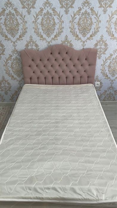 Кровать б/у в хорошем состоянии