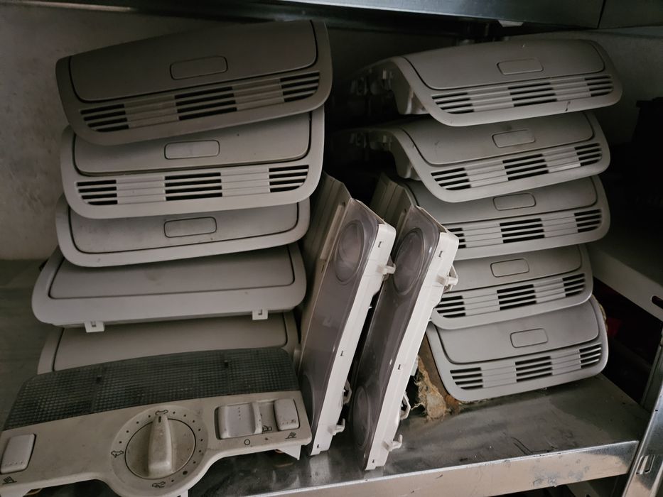 plafoniera passat b6 avem si cu buton trapa