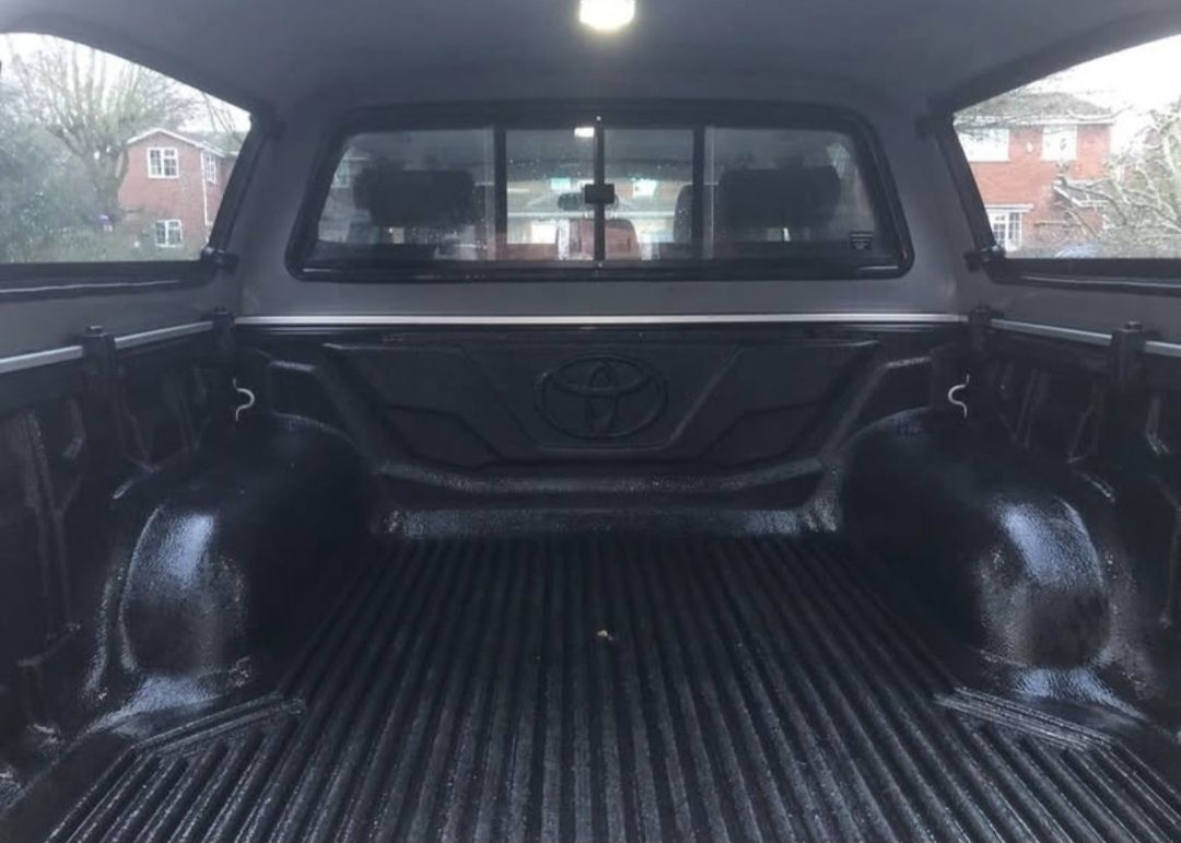 Dezmembrez Toyota Hilux 3.0 Invicible automat euro 5 2012-2015