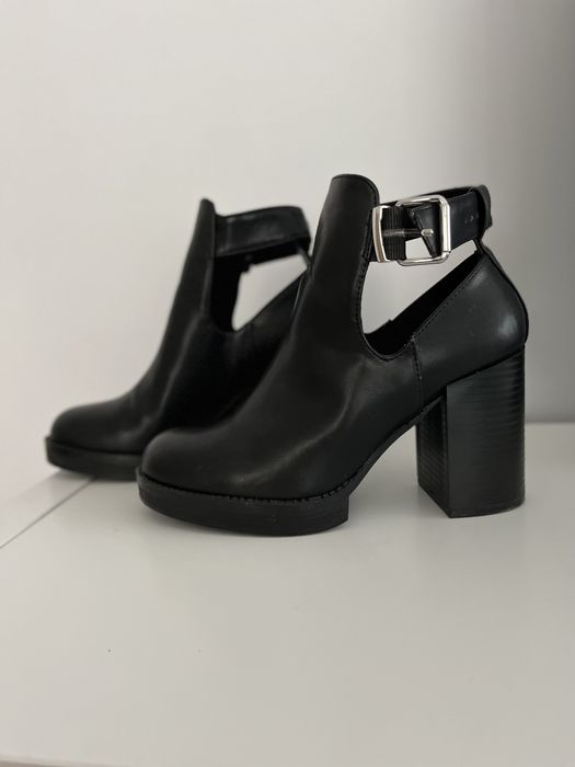 Pantofi Pull&Bear masura 37