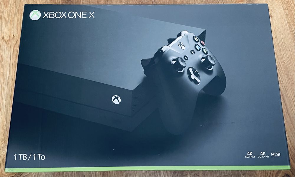 Consolă Xbox One, 1Tb si doua manete