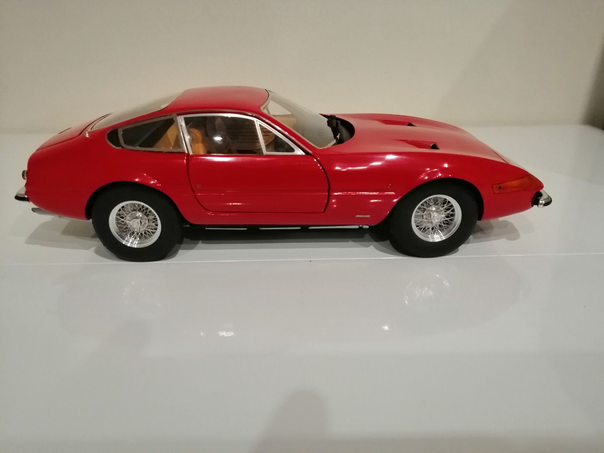 Ferrari Daytona 365 GTB4, HotWheels Elite 1:18