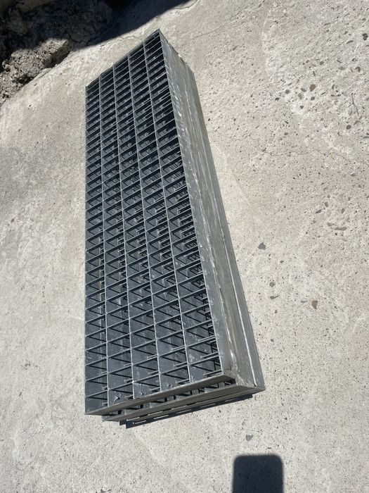 Trepte zincate galvanizate