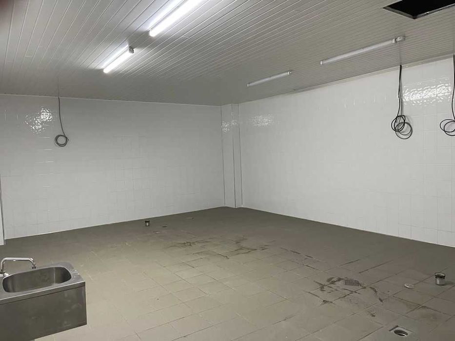 Închiriez/vand,spațiu alimentar 900 mp, producție, alimentare, depozit