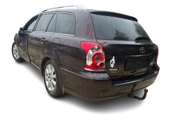 Тойота авенсис т25 2,2д-кат 177кс.На части/toyota avensis t25 2,2d-cat