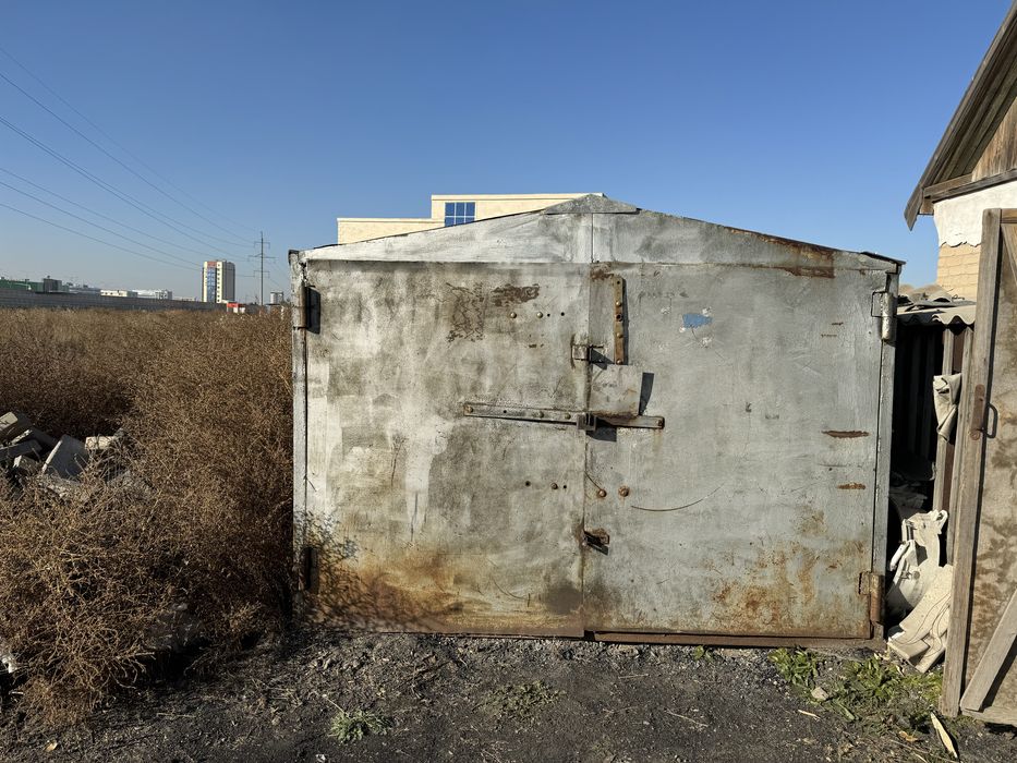 Продам метлический гараж в идеальном состояние