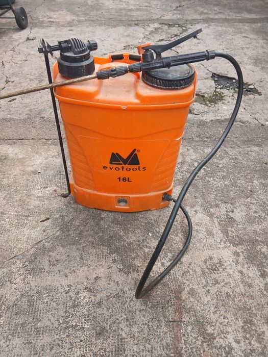 Pompa de stropit pe acumulator Evotools capacitate 16 L,acumulator 12V