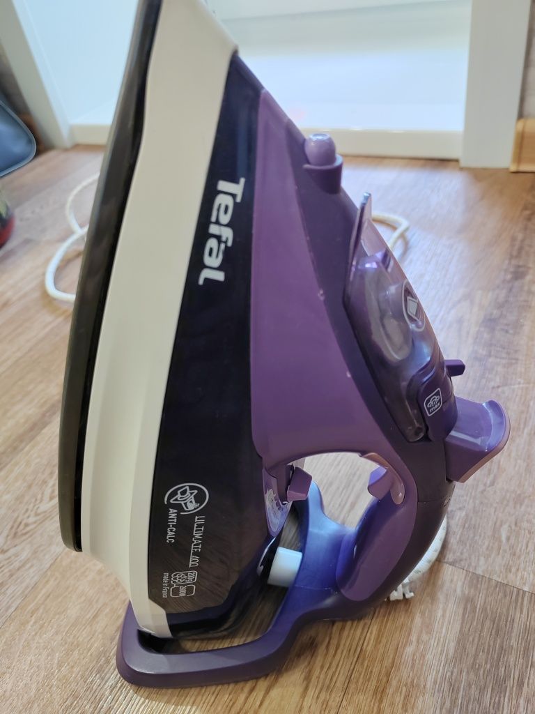 Продам утюг Tefal