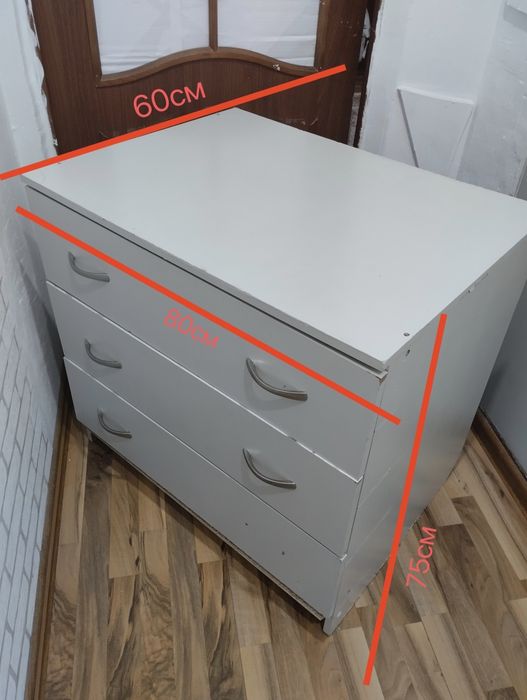 Продам комод в среднем состоянии