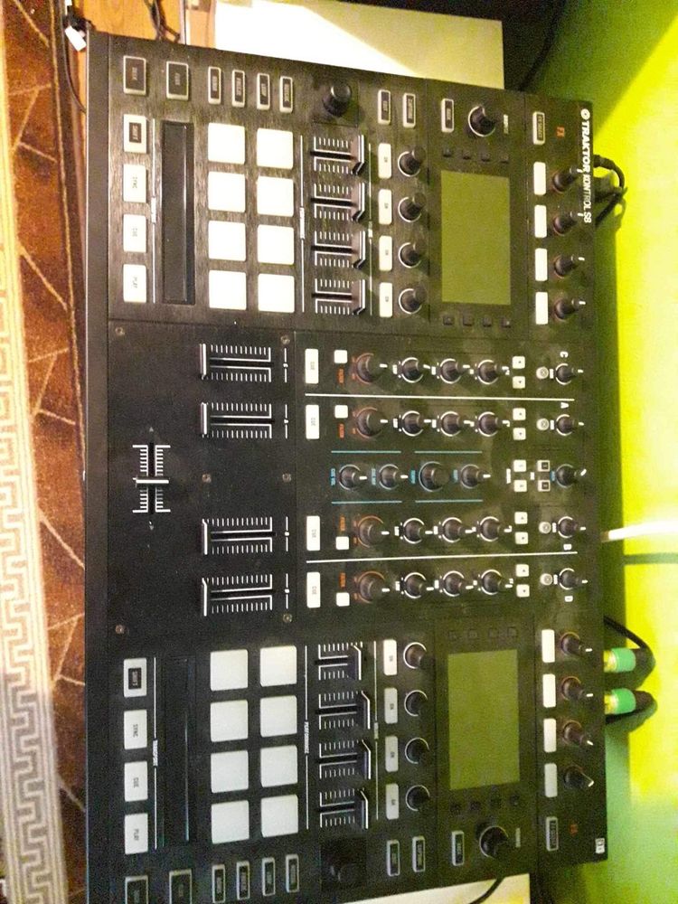 Traktor Kontrol S8