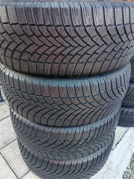 235 55 19,4buc iarnă Bridgestone Blizak Lm005,6mm,2022