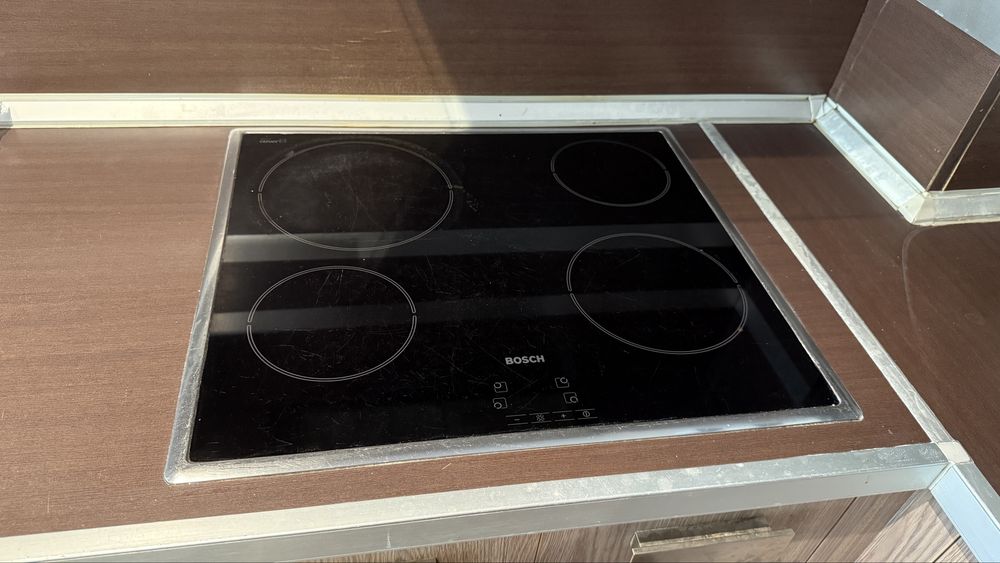 Керамичен котлон Bosch с 4 котлона за вграждане