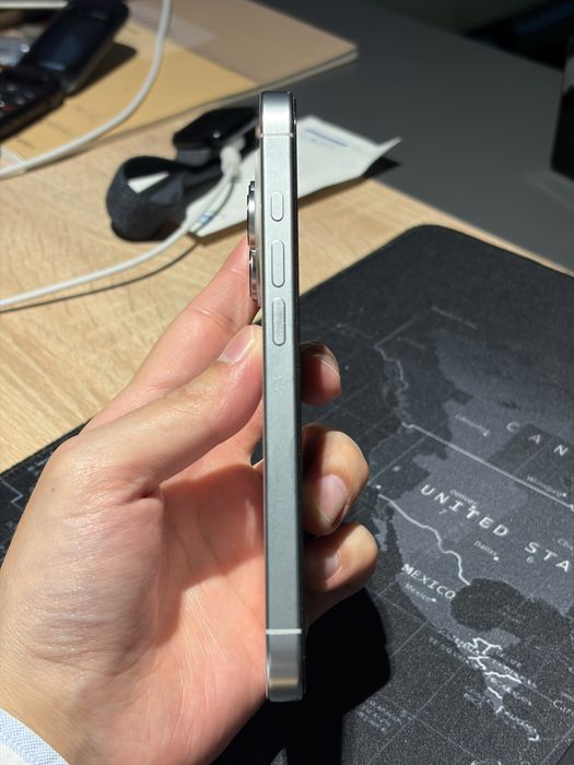 iPhone 16 Pro E-Sim состояние хорошее