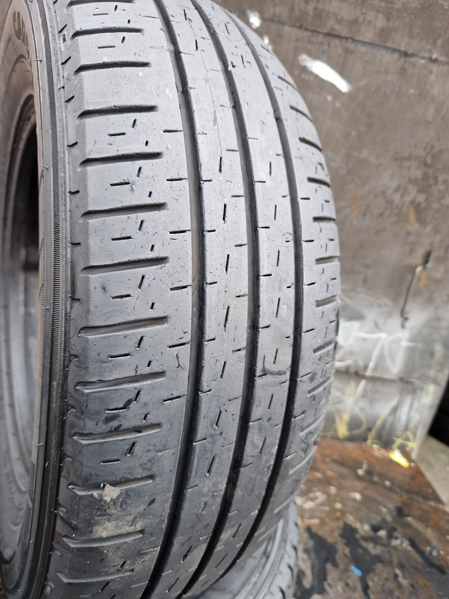 2 Anvelope Pirelli 215 70 R15 C de vara