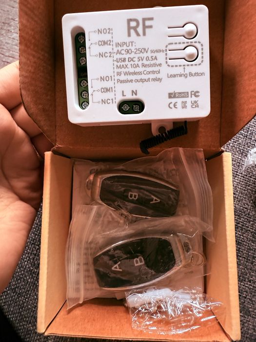 RF безжичен превключвател с 2 дистанционни – 433 MHz, DC 5-30V, 10A