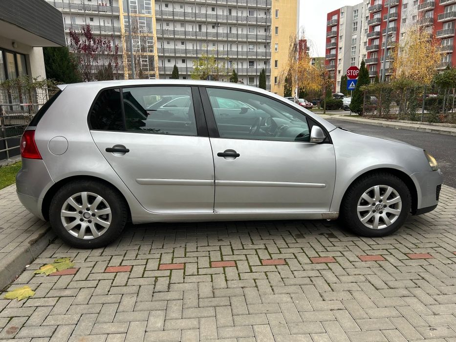Vând Volkswagen Golf 5, 2.0 TDI 1900 € NEGOCIABIL