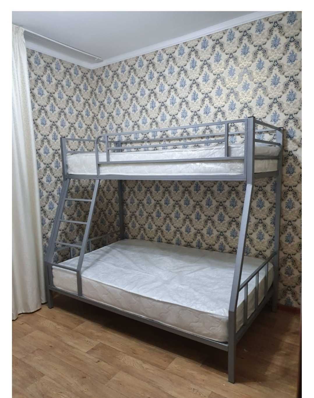 Металлическая двухъярусная кровать в идеальном состоянии