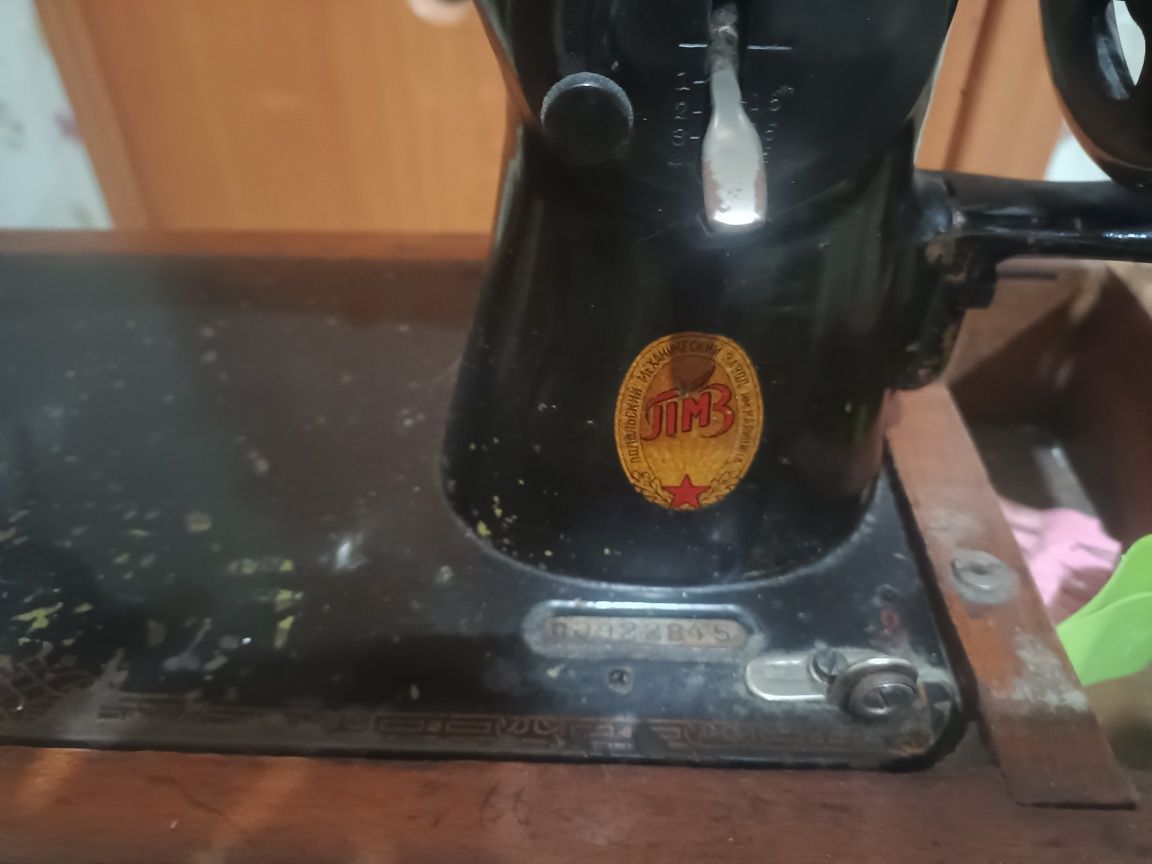 Продам Швейную  машинку