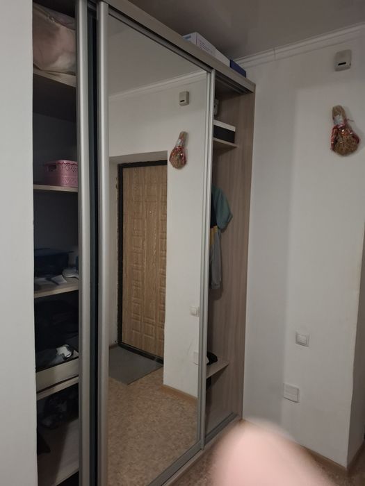 Продам прихожую с обувницой.