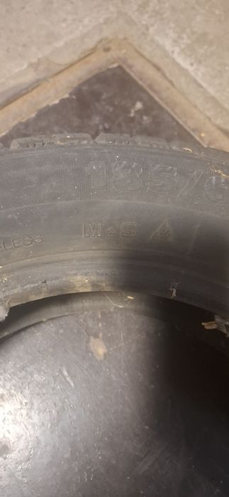 Vand cauciucuri iarna 185/65 r15