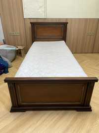 Односпальная кровать с матрацом