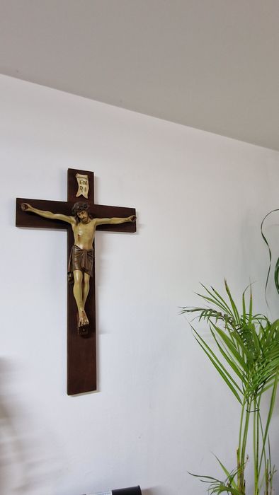 Crucifix Isus Rastignit