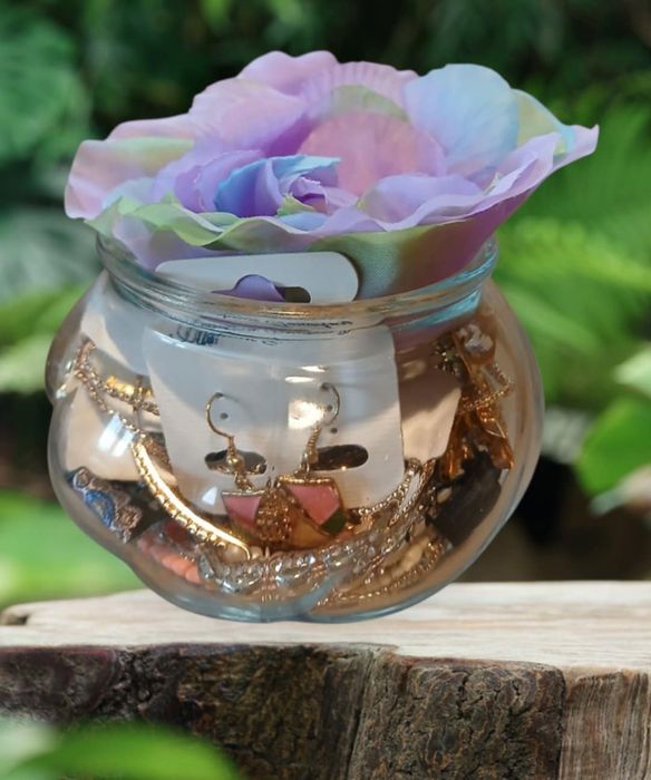 Borcan bijuterii NOI (mystery jar)