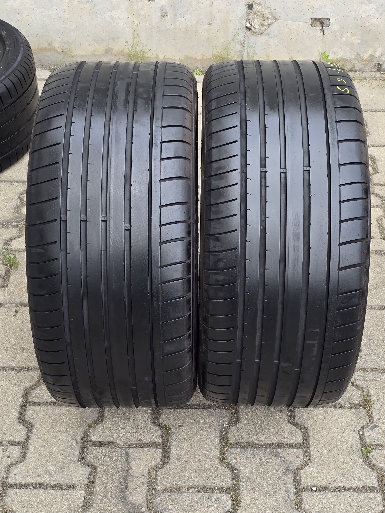 275 40 19 Dunlop
