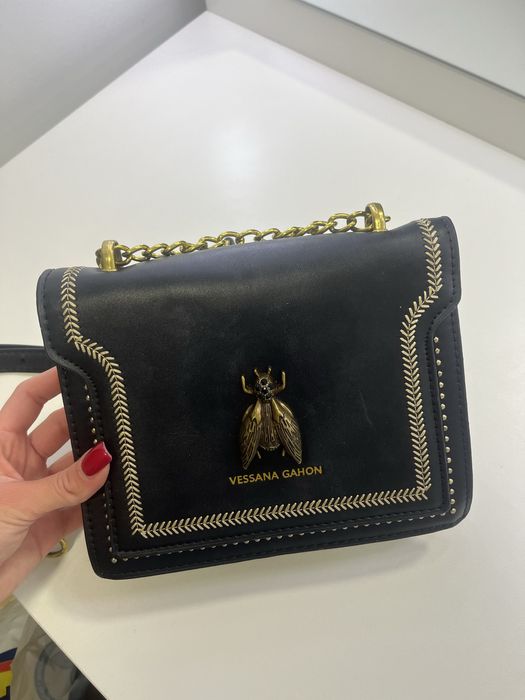 Черна и кафява чанта