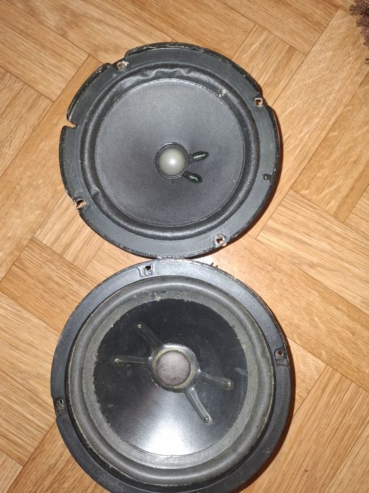 Vand boxe auto originale