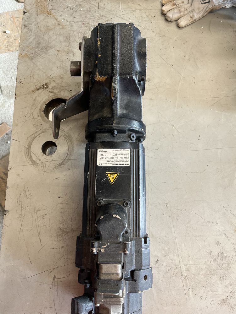 Motor electric cu reductor eurodrive